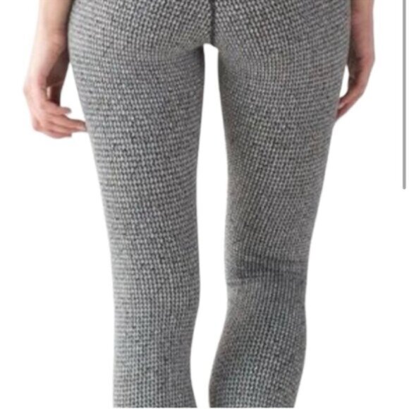 Lululemon Women's White Black Teeny Tooth Houndstooth High Times Leggings Size 6 - Picture 4 of 9